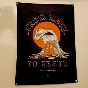 NWOT wave to grave banner / tapestry